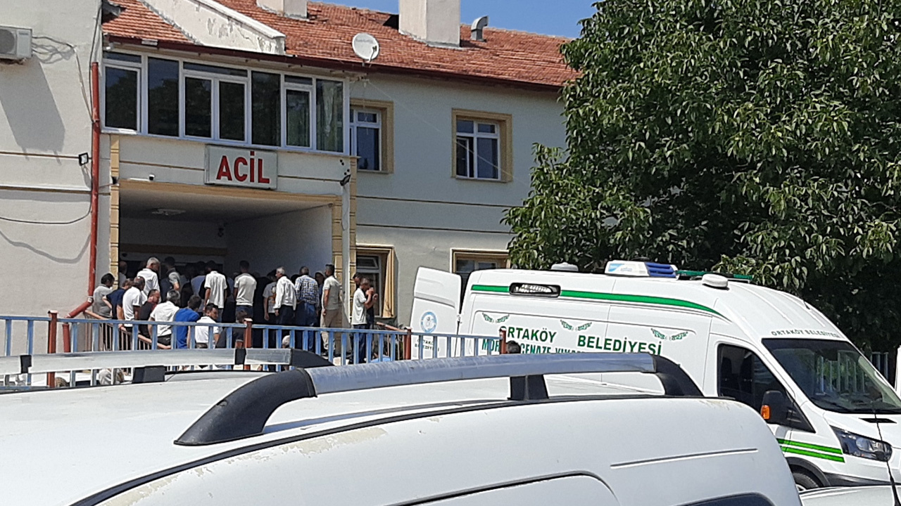 Buğday yüklerken elektrik akımına kapılan kişi öldü