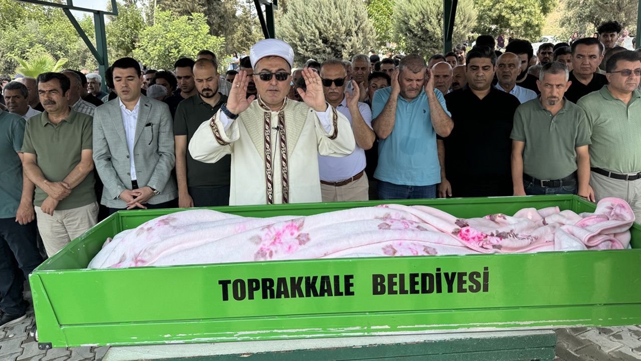 İzmir'de elektrik akımına kapılıp ölen Özge'nin cenazesi Osmaniye'de defnedildi