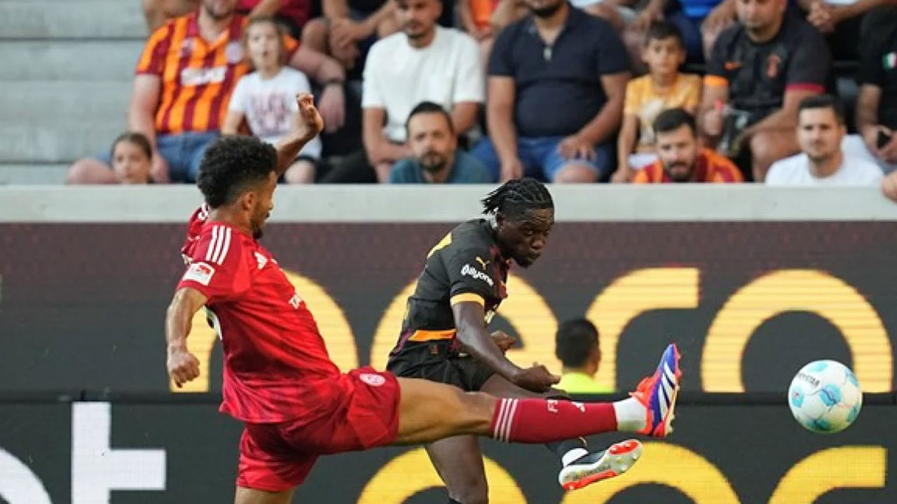 Galatasaray hazırlık maçında Fortuna Düsseldorf'a 5-2 mağlup oldu