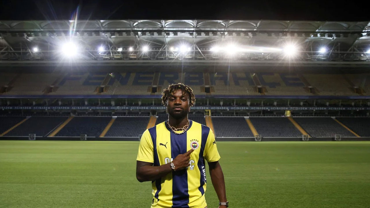 Fenerbahçe, Saint Maximin'i açıkladı