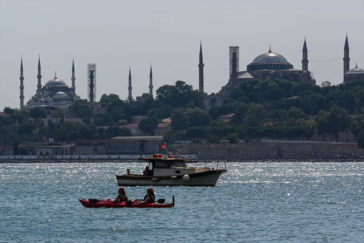 Türkiye sıcaktan kavruluyor! İstanbul'da nem etkisini ne zaman yitirecek? Meteoroloji son verileri paylaştı