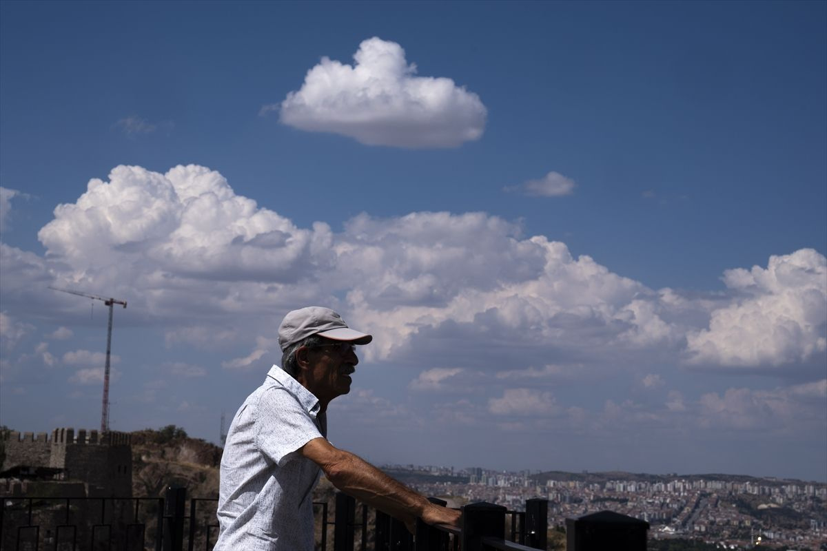 Türkiye sıcaktan kavruluyor! İstanbul'da nem etkisini ne zaman yitirecek? Meteoroloji son verileri paylaştı