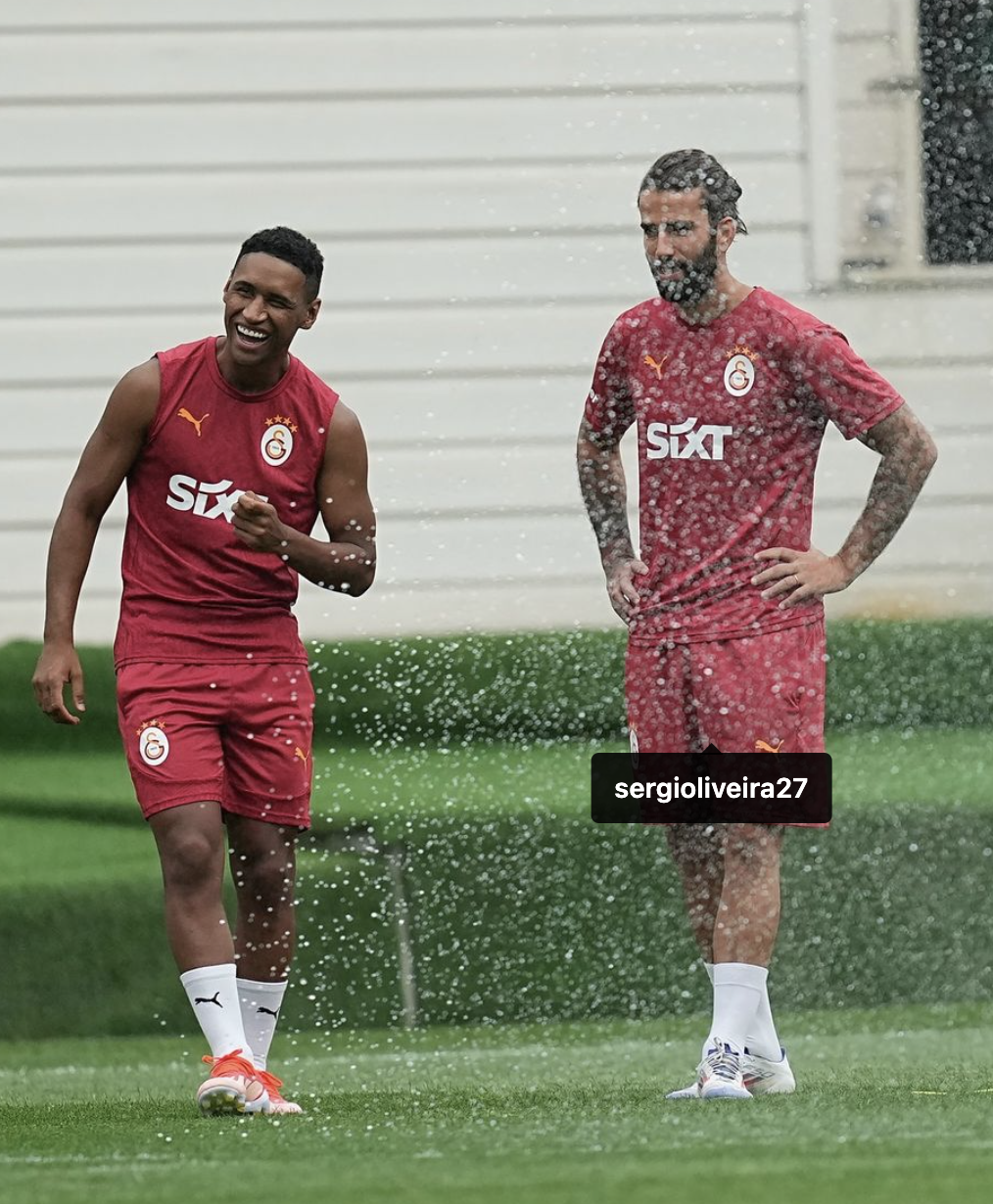 Okan Buruk, iki yıldızın üstünü çizdi! Galatasaray'dan gönderiliyorlar...