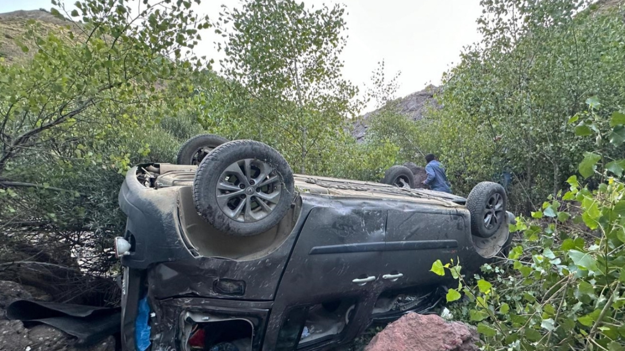 Bingöl'de otomobil şarampole devrildi: 5 yaralı