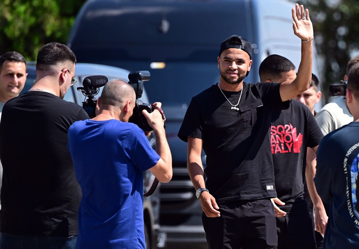 Fenerbahçe'nin yeni transferi Youssef En-Nesyri İstanbul'a geldi! Taraftarlar onu coşkuyla karşıladı