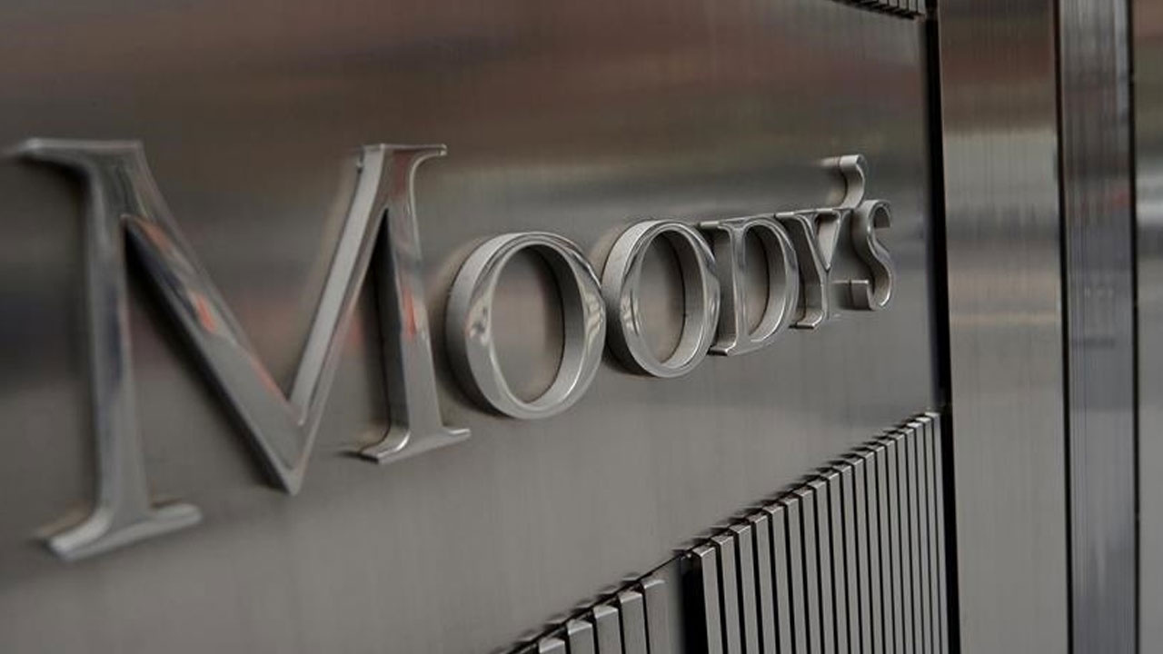 Moody's Şekerbank'ın notlarını üç kademe birden yükseltti