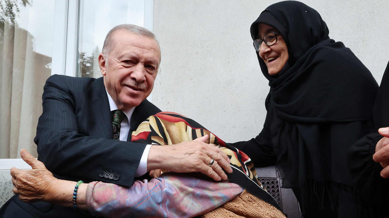 Cumhurbaşkanı Erdoğan'dan Rize'de komşu ziyareti