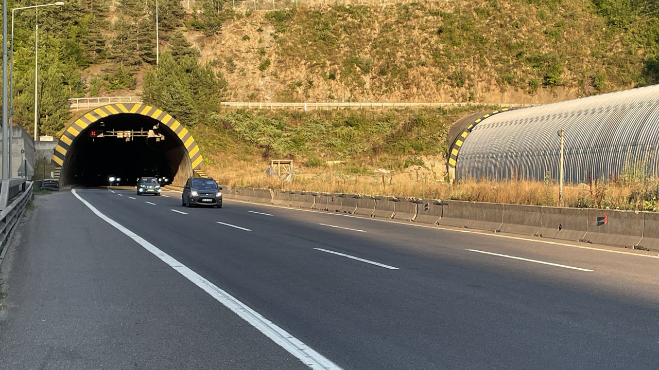 Bolu Dağı geçişinin İstanbul istikameti yarından itibaren trafiğe kapatılacak