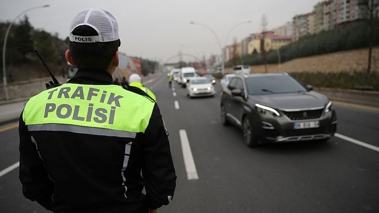 İçişleri Bakanı Ali Yerlikaya, bir haftalık trafik denetimi verilerini açıkladı