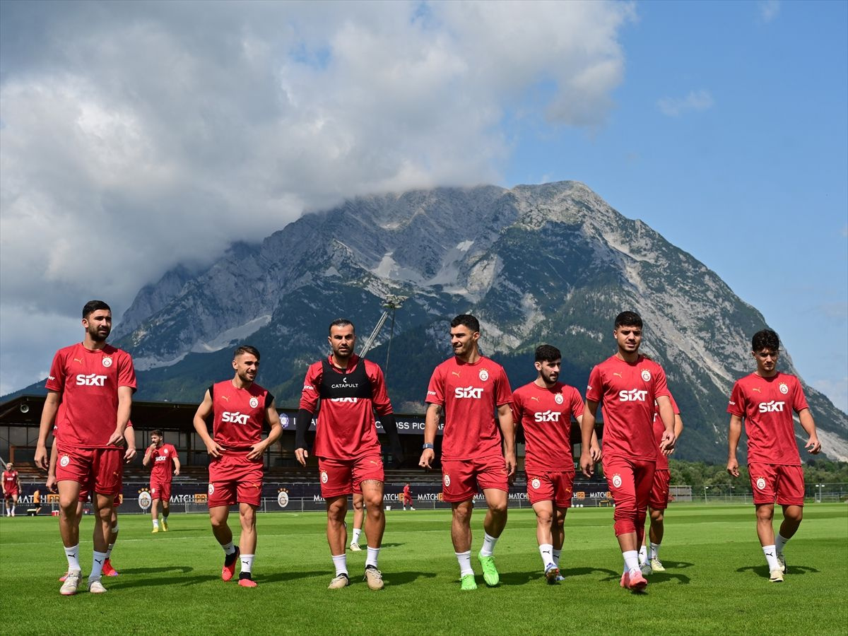 Fenerbahçe ve Galatasaray o isim için karşı karşıya! Cimbom 2 transfer daha istiyor...