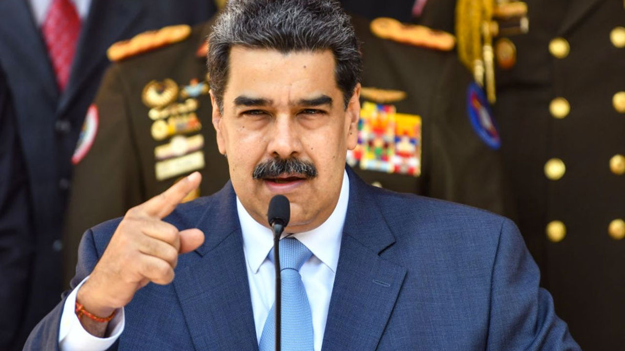 Venezuela Devlet Başkanı Maduro, WhatsApp’ı sildi