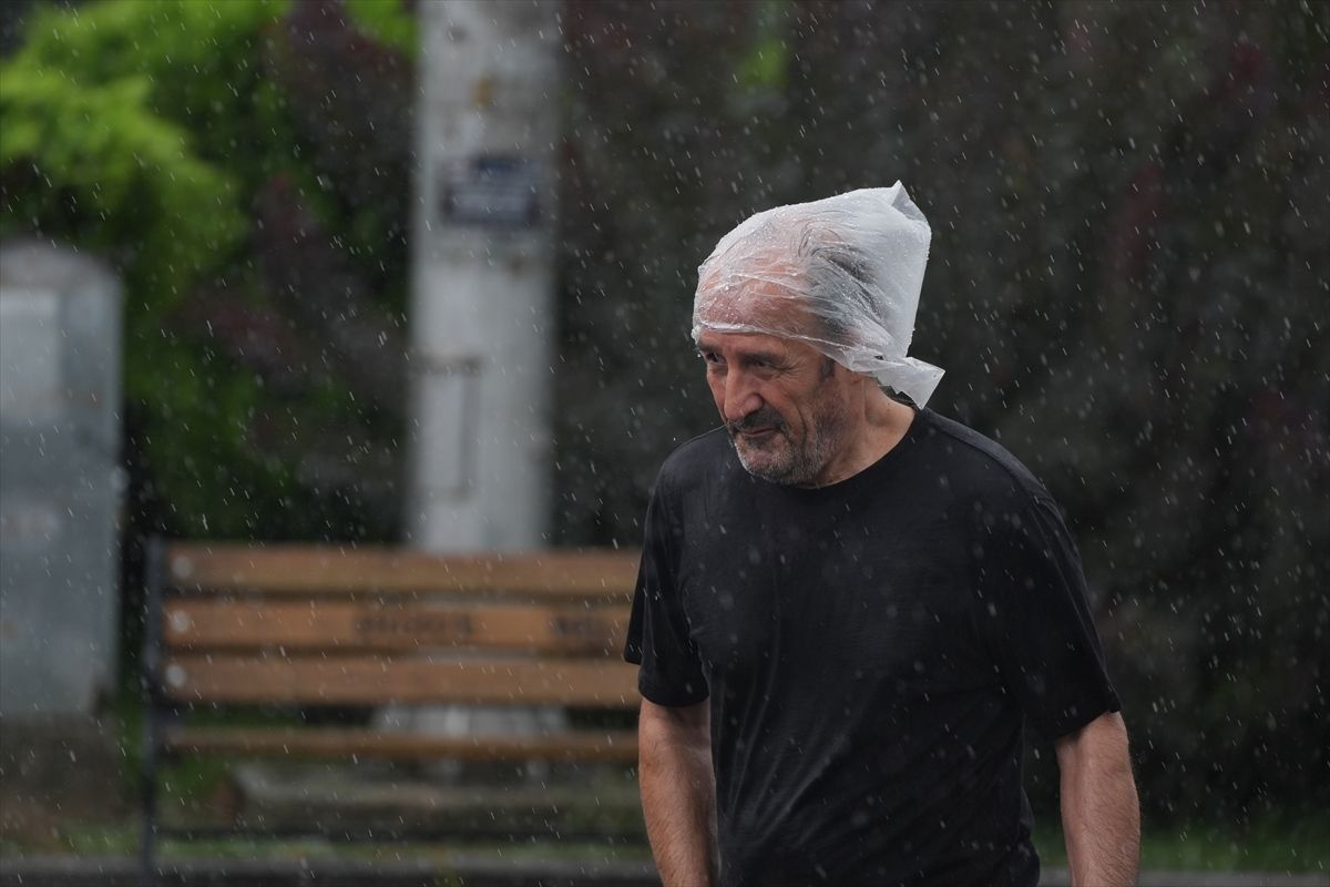 Hazırlıksız yakalanmayın, bir anda bastırabilir! Meteoroloji açıkladı: İstanbul, Ankara, İzmir'de hava durumu...