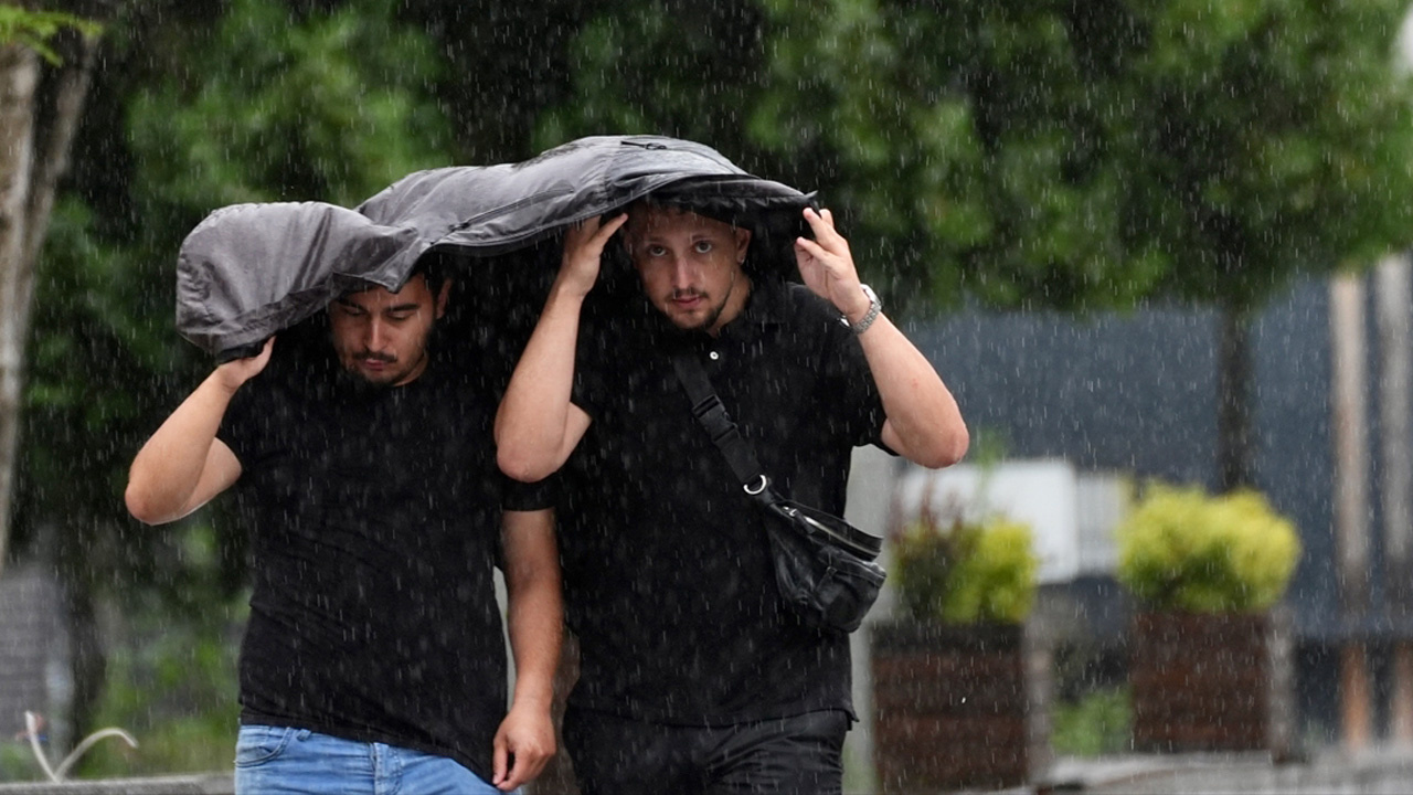 Hazırlıksız yakalanmayın, bir anda bastırabilir! Meteoroloji açıkladı: İstanbul, Ankara, İzmir'de hava durumu...