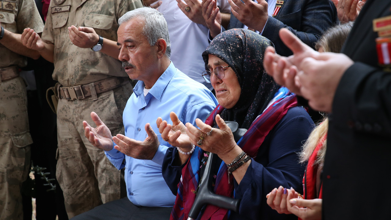 Başçavuş Ferhat Gedik, şehadetinin yıl dönümünde Hatay'daki kabri başında anıldı