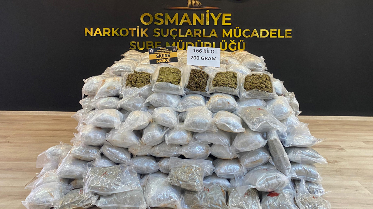 Osmaniye'de tırda 166 kilo 700 gram sentetik uyuşturucu ele geçirildi