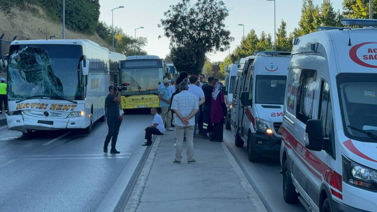 Üsküdar'da şehirlerarası yolcu otobüsü İETT otobüsüne çarptı