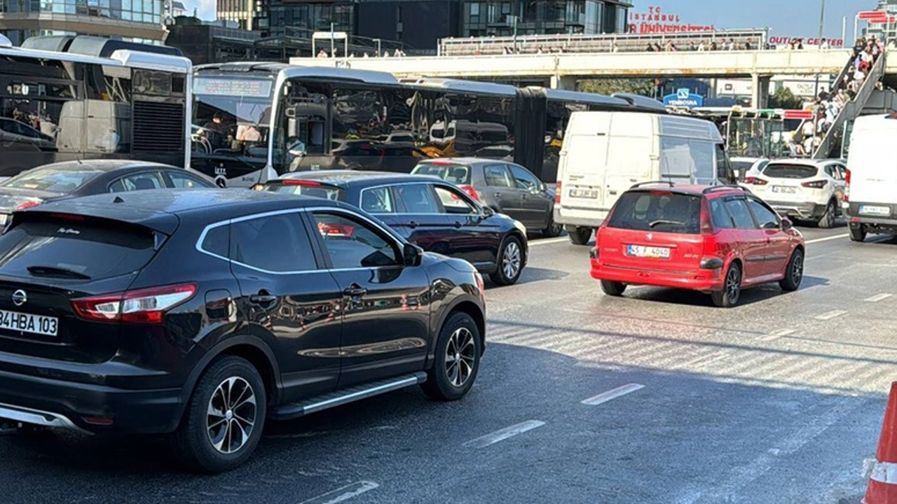 "Beyaz Yol" çalışması trafiği kilitledi: Sürücüler duruma isyan etti!