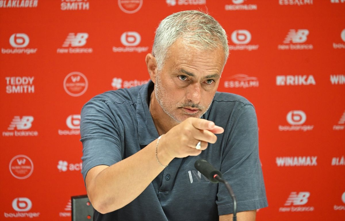 17 milyon Euro'luk yük! Fenerbahçe'de Jose Mourinho sekiz ismin üstünü çizdi