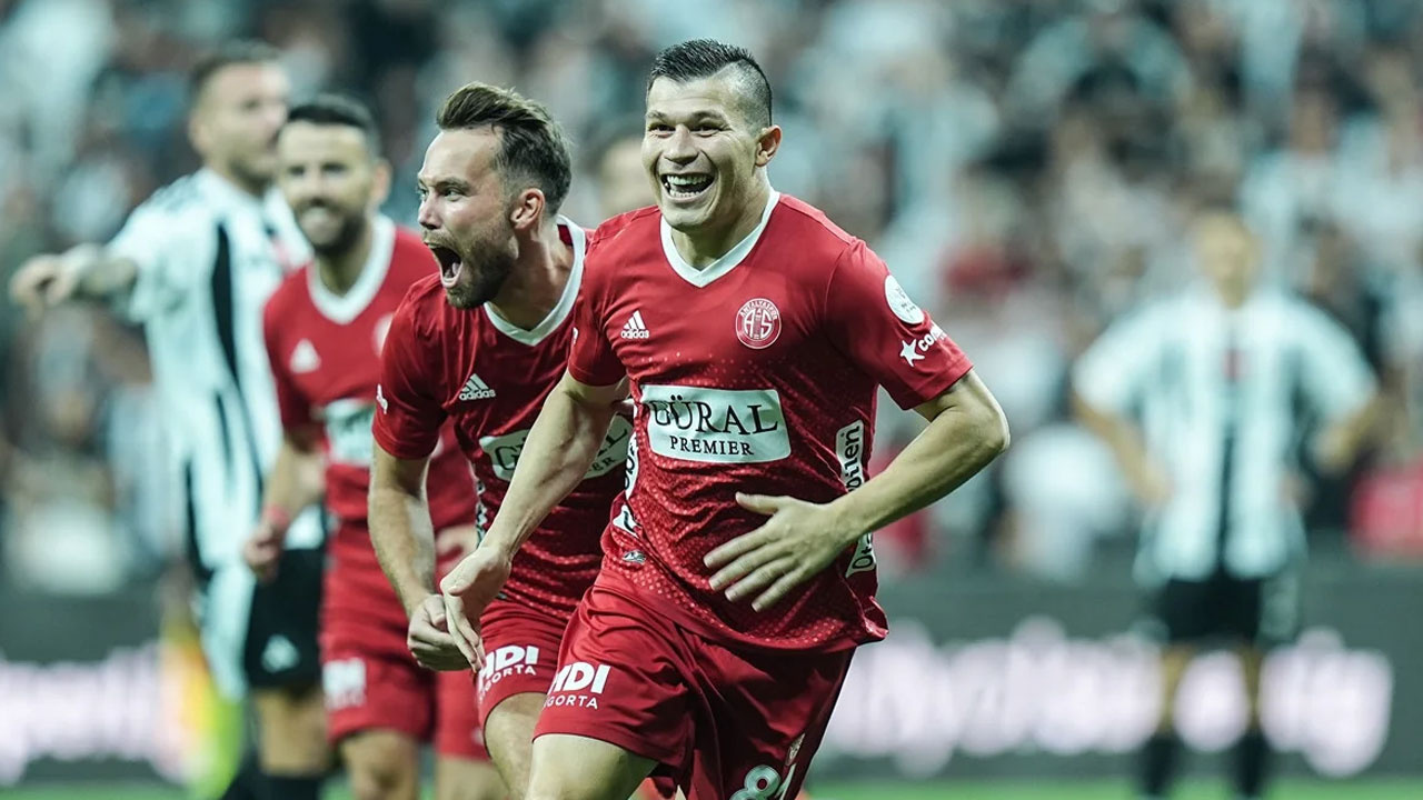 Antalyaspor'un Süper Lig tarihinde Beşiktaş'a attığı en erken gol