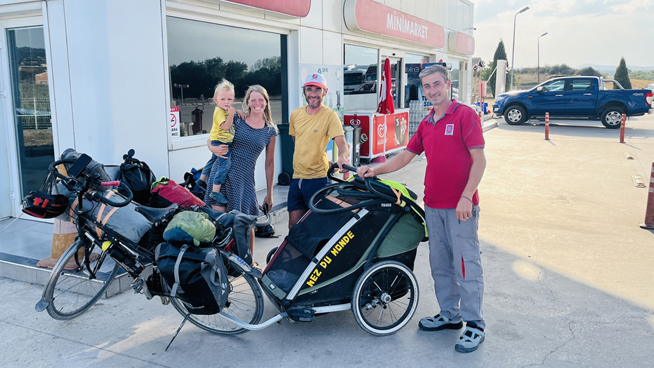 Belçikalı turistler köy muhtarına misafir oldu: "Türk insanı mükemmel"