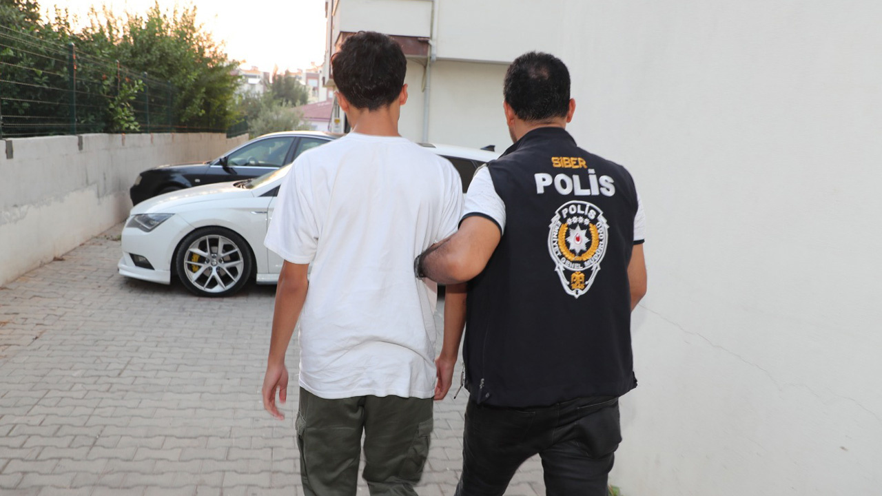 Mersin'de internette müstehcen görüntüler yayan 3 zanlı tutuklandı