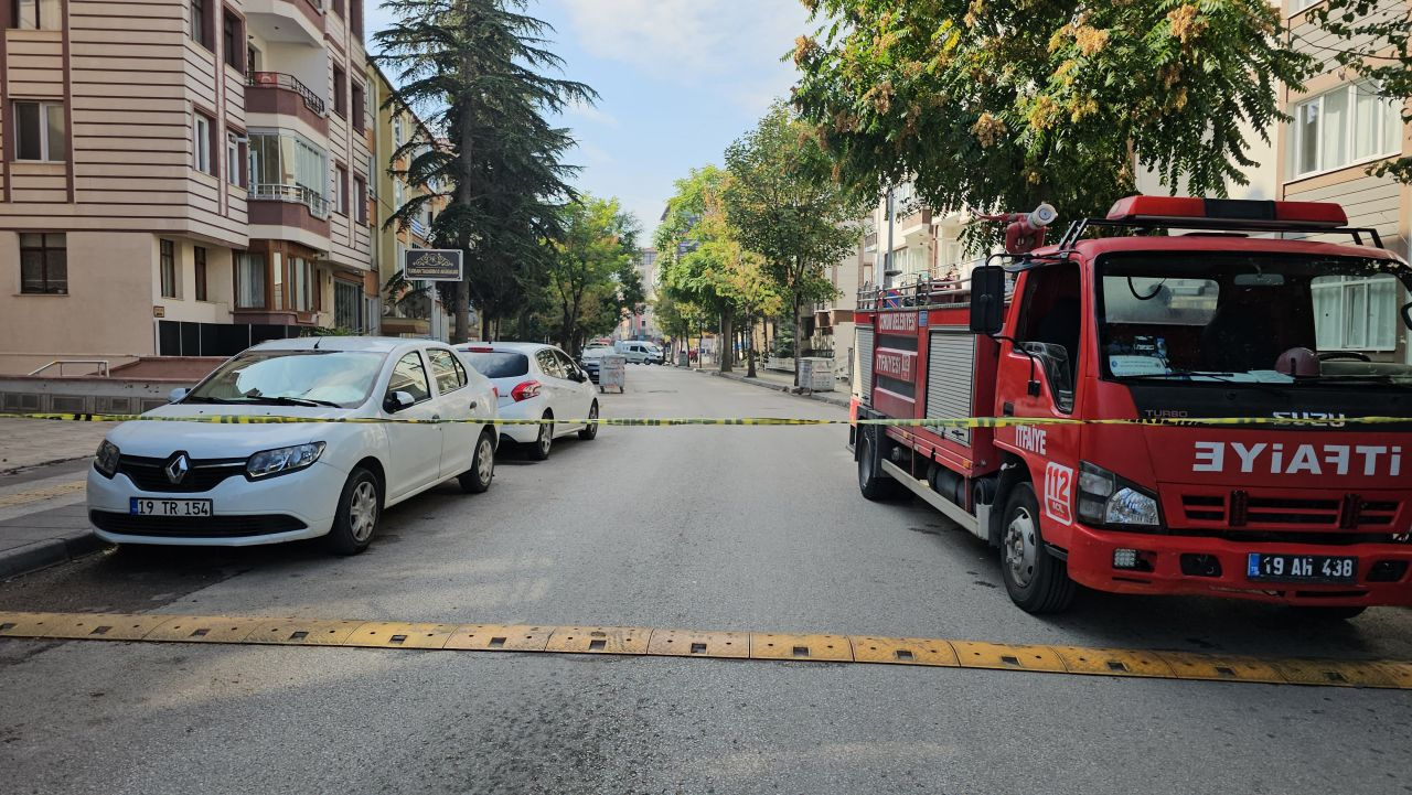 Yürekleri ağza getiren not! Çorum'da bir kişi eşiyle görüşebilmek için kendisini evine kilitledi