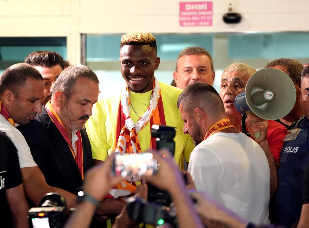 Victor Osimhen, Galatasaray için İstanbul'a geldi