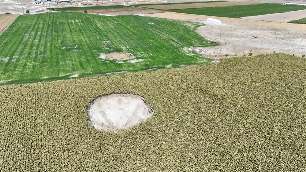 Konya'da tedirgin eden görüntü! 6 metre derinliğinde, 25 metre çapında...