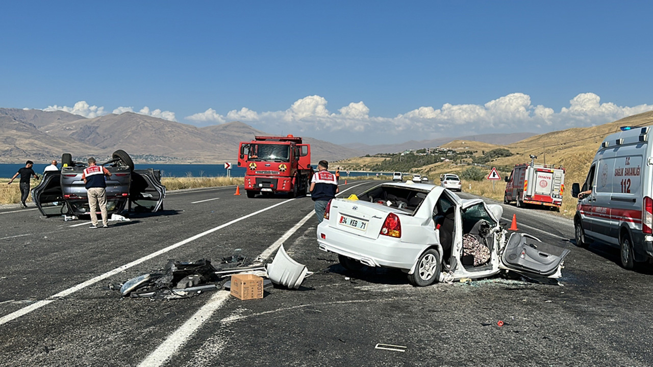 Van'da feci kaza! 2 kişi öldü, 4 kişi yaralandı