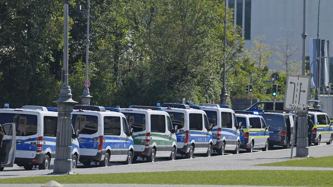 İsrail'in Münih Başkonsolosluğu yakınlarında polis, bir şüpheliyi vurdu