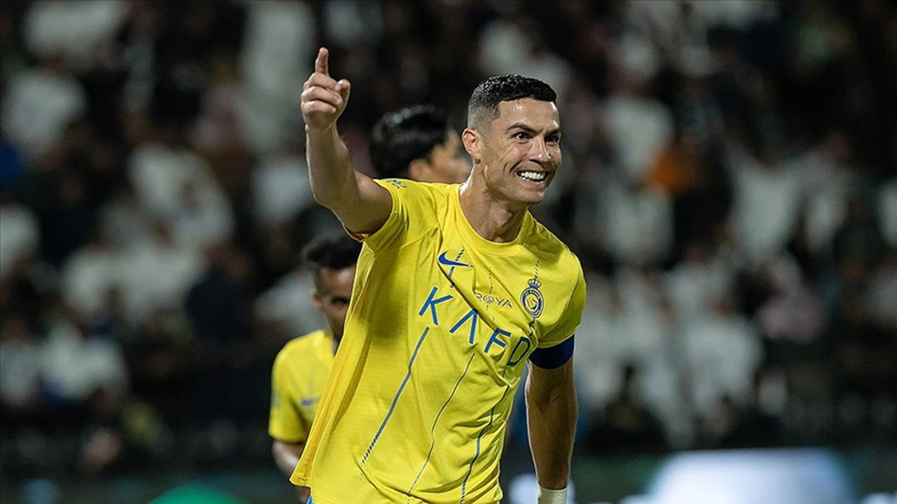 Cristiano Ronaldo, futbol tarihinde 900 gol atan ilk futbolcu oldu