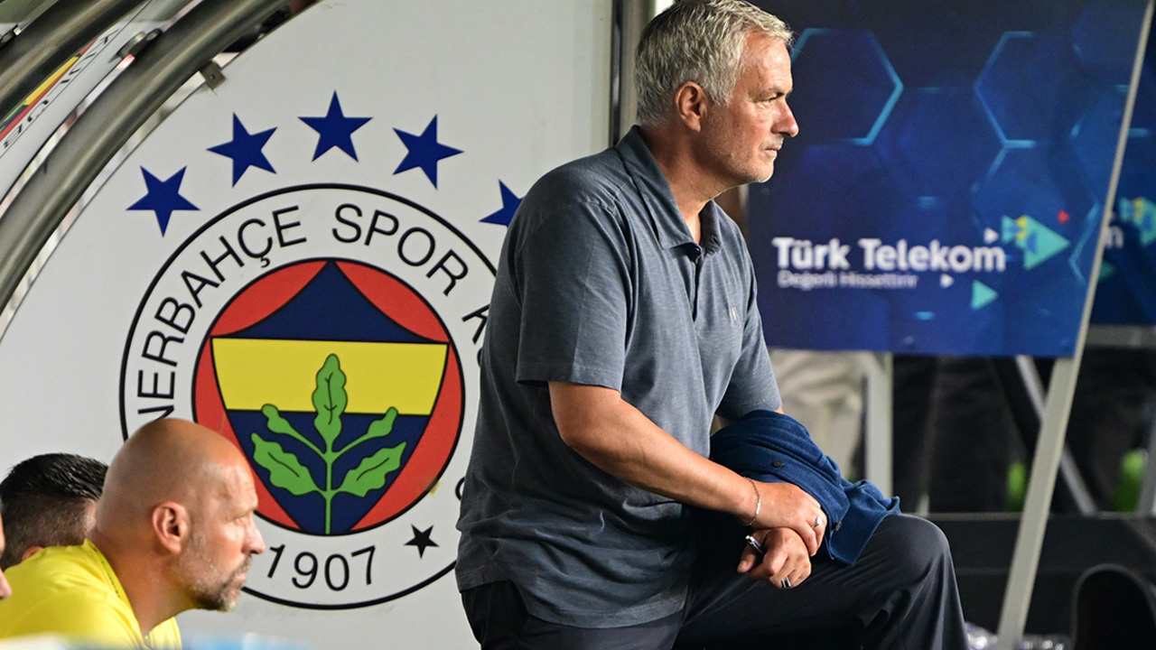 Fenerbahçe'de Jose Mourinho kararını verdi: O isimler takımda kalacak! Gelen teklif ne olursa olsun...