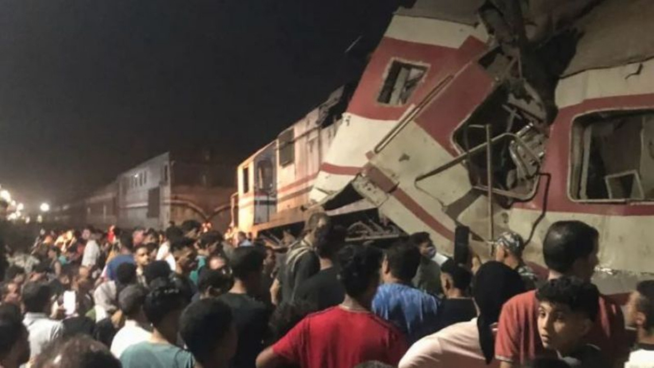 Mısır’da korkunç kaza! 2 tren çarpıştı, ölü ve yaralılar var