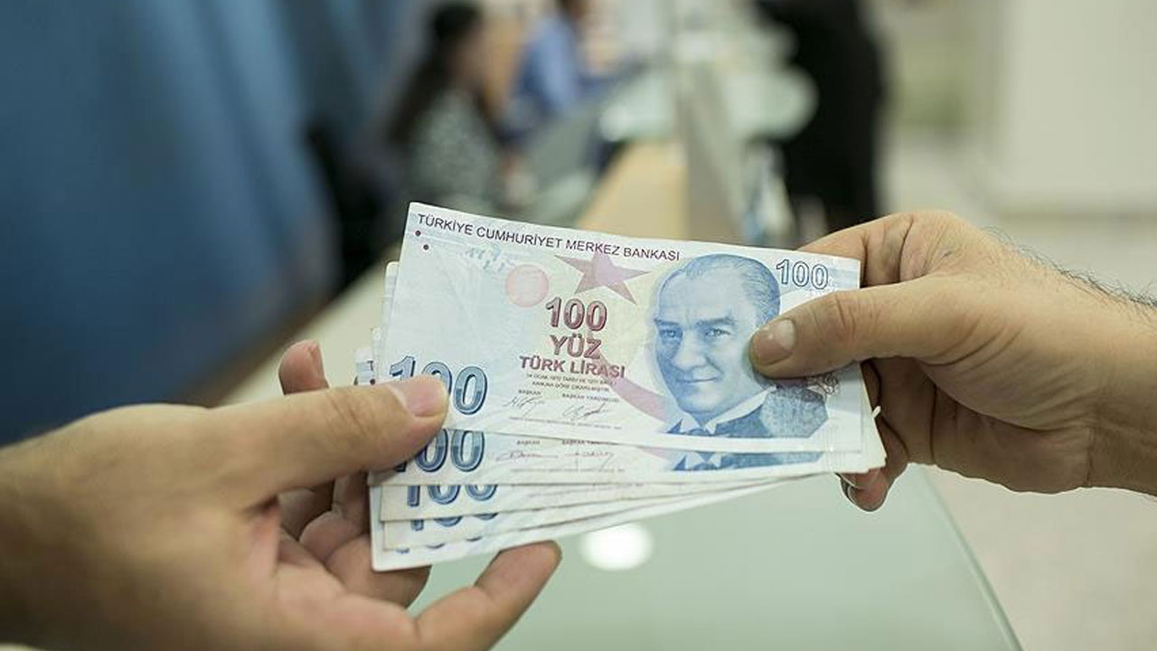 Banka duyurdu! Yakınlarını getirene 10 bin liraya varan nakit ödül