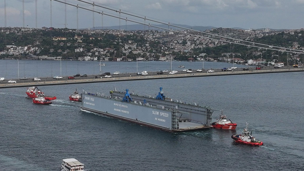 İstanbul Boğazı'nda gemi trafiği çift yönlü askıya alındı