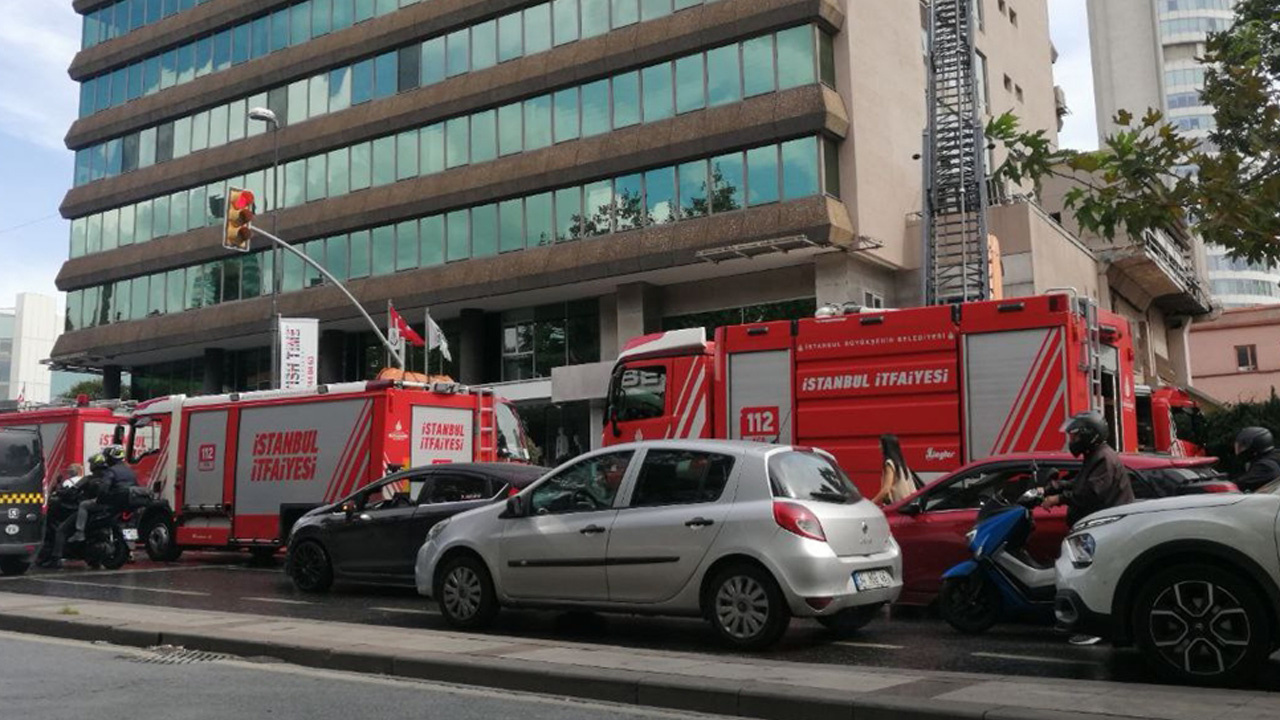 Şişli'de 10 katlı plazada yangın paniği