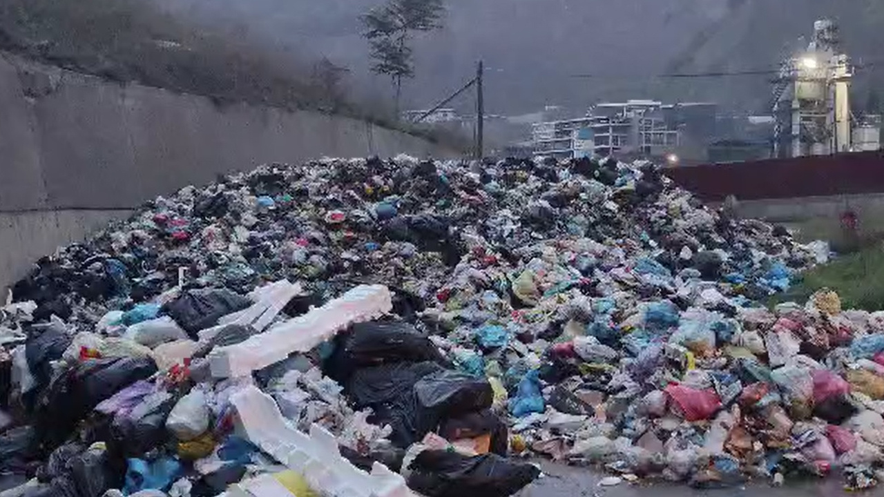 150 ton çöpü yol kenarına döken CHP'li belediyeye  2 milyon 598 bin TL ceza