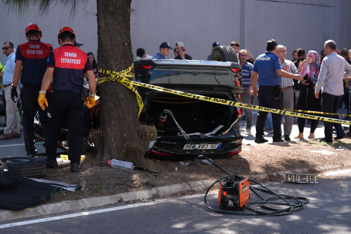 İzmir'de kaza! Otomobil alt geçide düştü: 3 kadın öldü, 2 kadın ağır yaralandı