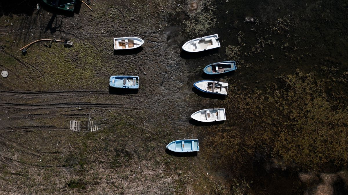 Sapanca Gölü'nde şoke eden görüntü! Su 17 metre çekildi