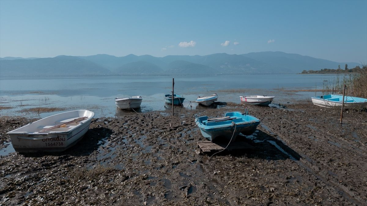 Sapanca Gölü'nde şoke eden görüntü! Su 17 metre çekildi