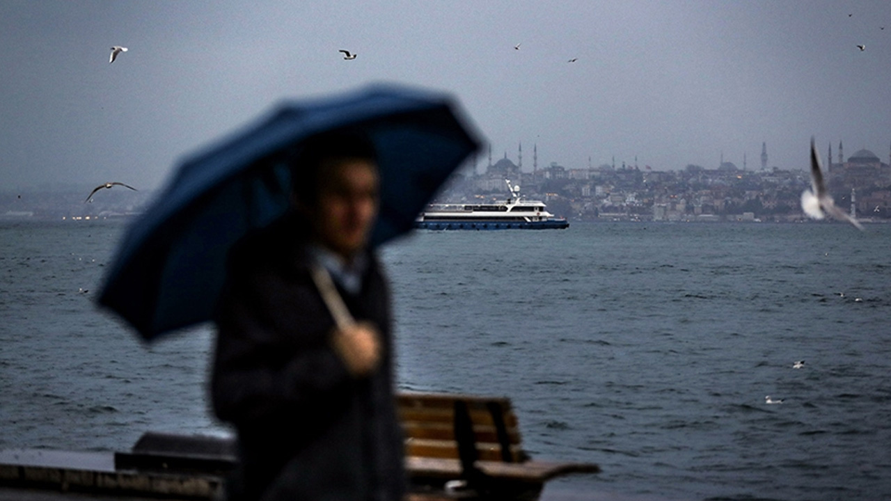 Birçok ilde kuvvetli yağış ve fırtına bekleniyor! Meteoroloji İstanbul'u saat vererek uyardı