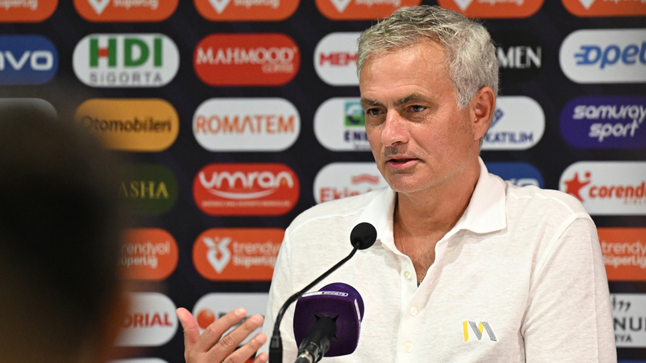 Jose Mourinho'nun laptoplu tepkisi dünyada gündem oldu: "Eşi benzeri görülmemiş hareket"