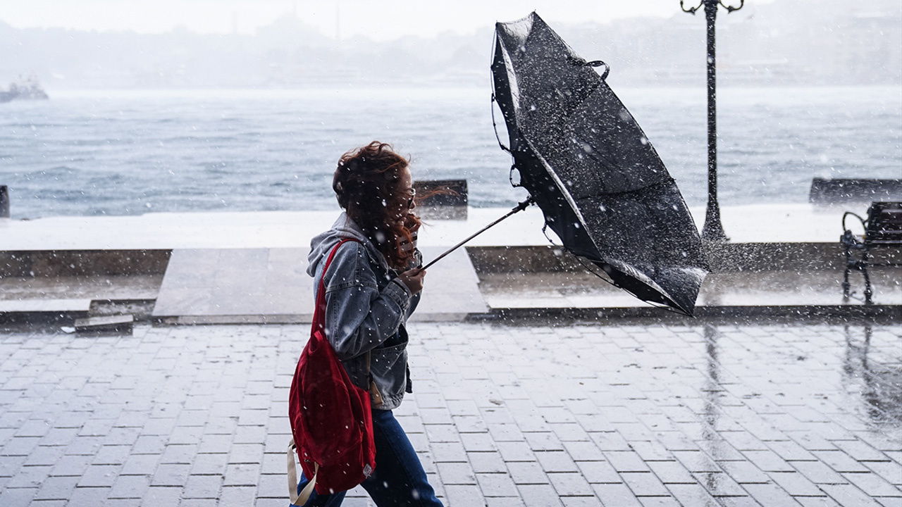 Meteoroloji'den 7 il için sarı ve turuncu kodlu uyarı! Kuvvetli yağış ve fırtınaya dikkat