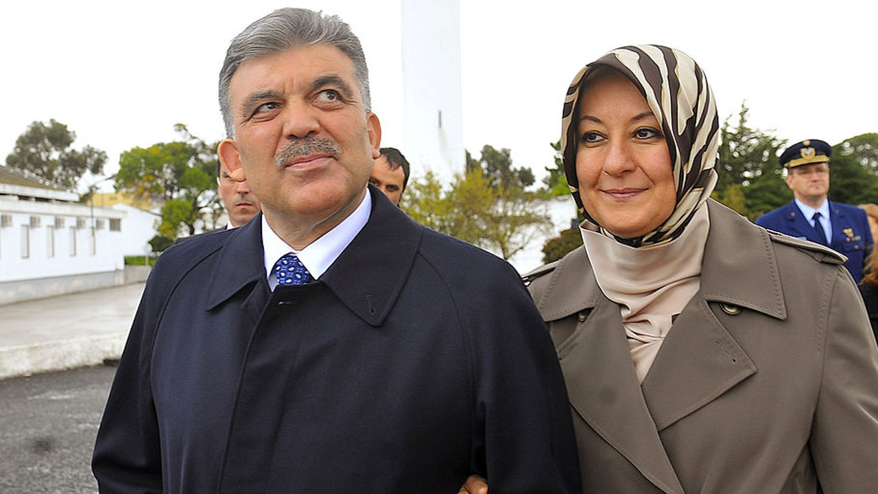 İngiliz polisi Abdullah Gül'ün eşi Hayrünnisa Gül'ün çantasından para dolu zarflar çaldı