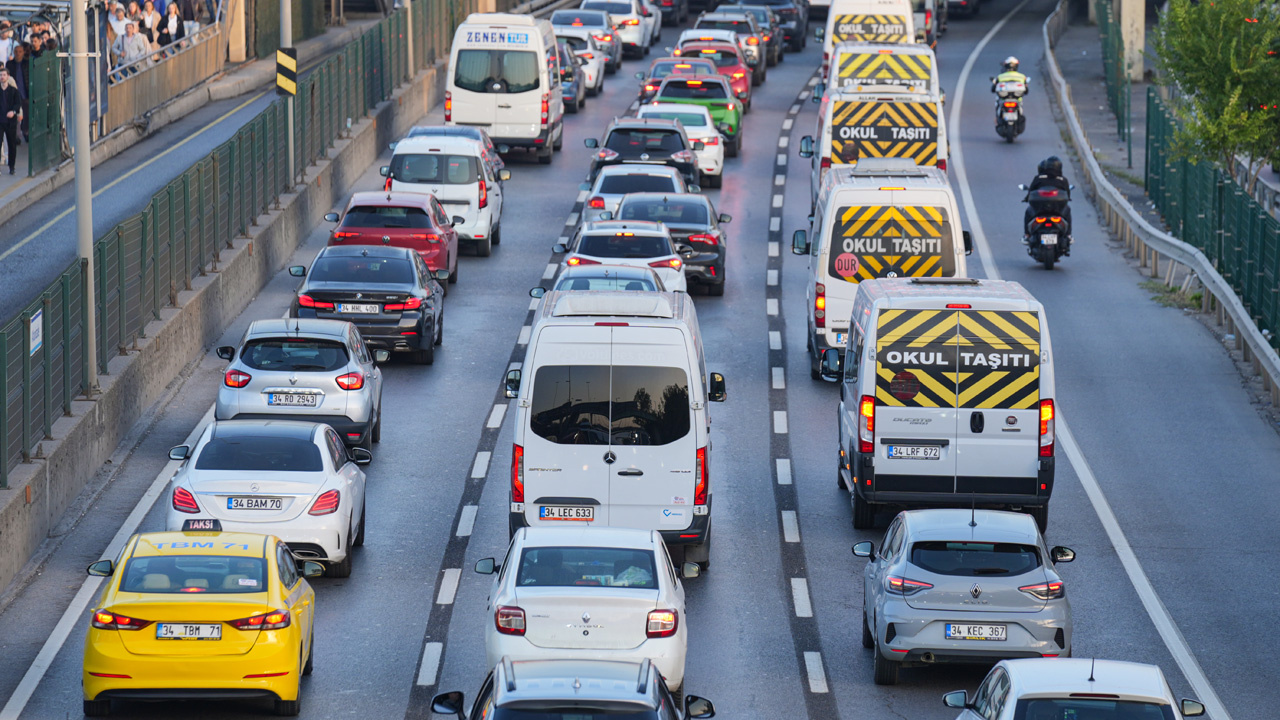 İstanbul'da sabah trafik yoğunluğu yaşanıyor