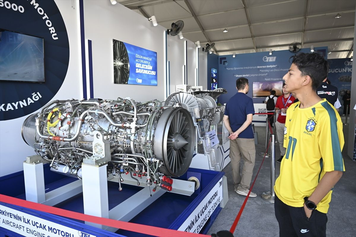 Türkiye'nin ilk milli turbofan uçak motoru TEI-TF6000, TEKNOFEST Adana'da sergileniyor