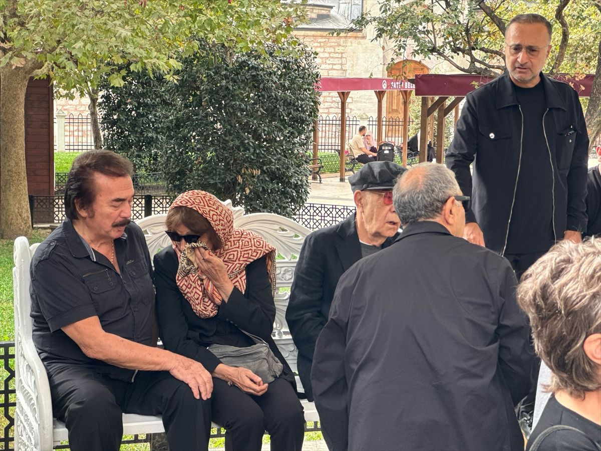 Mazhar Alanson'un kızı Eda Alanson son yolculuğuna uğurlandı
