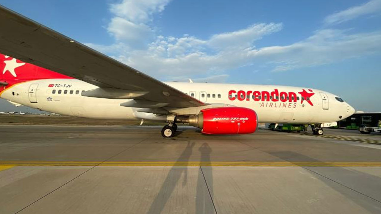 Corendon Hava Yolları'na ait bir uçağın tekeri patladı