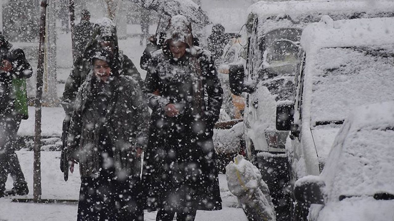 Sıcaklık 12 derece birden düşüyor! Hazırlıkları yapın kar geliyor, haritaya yansıdı