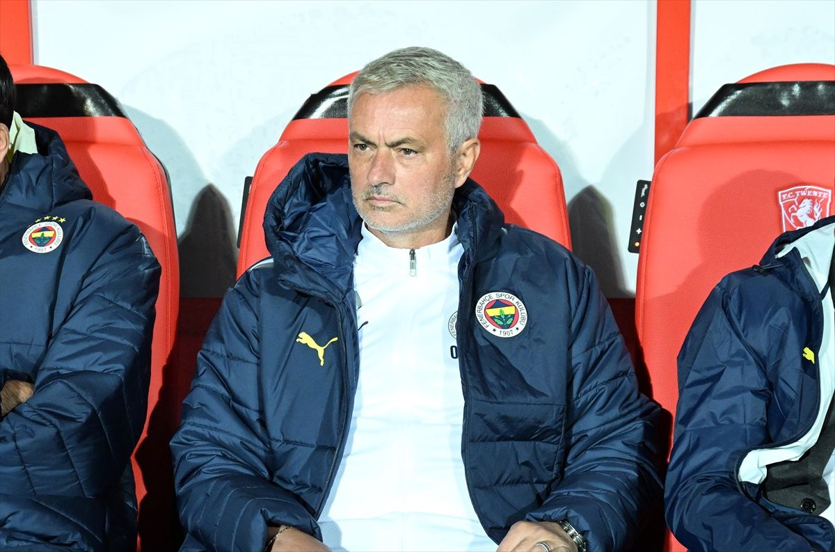 Fenerbahçe'de kadroya neşter! Mourinho'dan Samsunspor maçı 11'inde 5 değişiklik